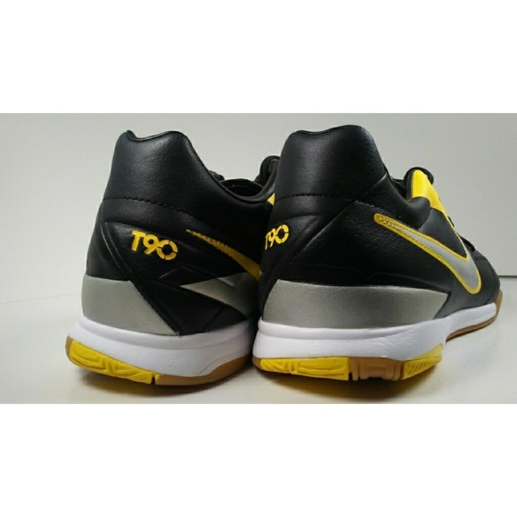 Rare 2011 Nike T90 Shoot IV IC Indoor Soccer Shoes